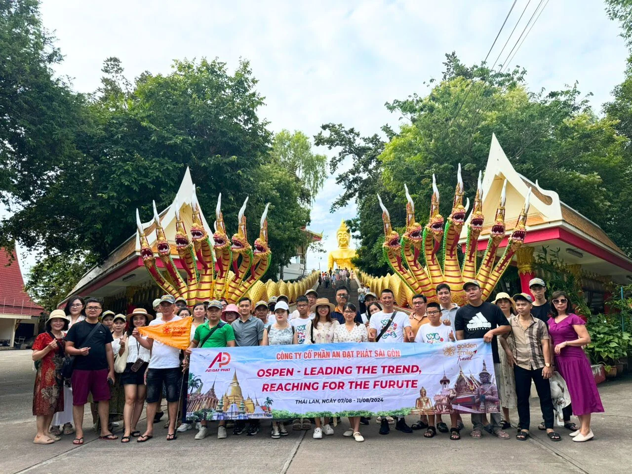 Chùa Phật lớn Wat Phra Yai, Pattaya