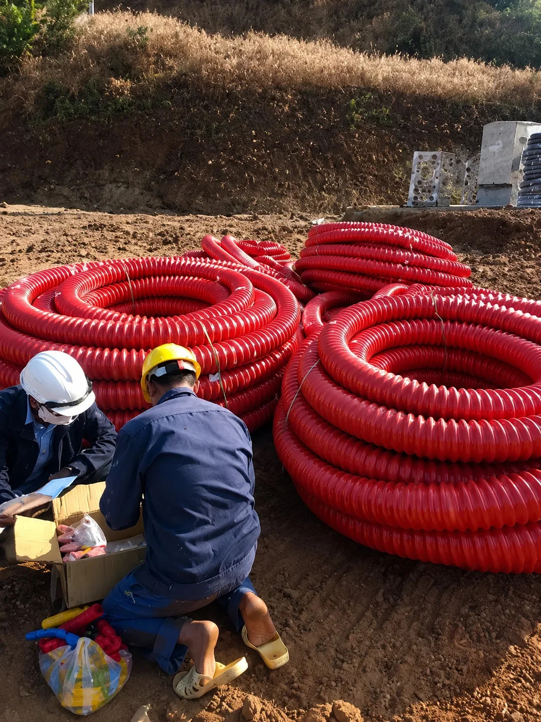 Quấn Mối Nối Ống HDPE Ngâm Nước Chuẩn Kỹ Thuật