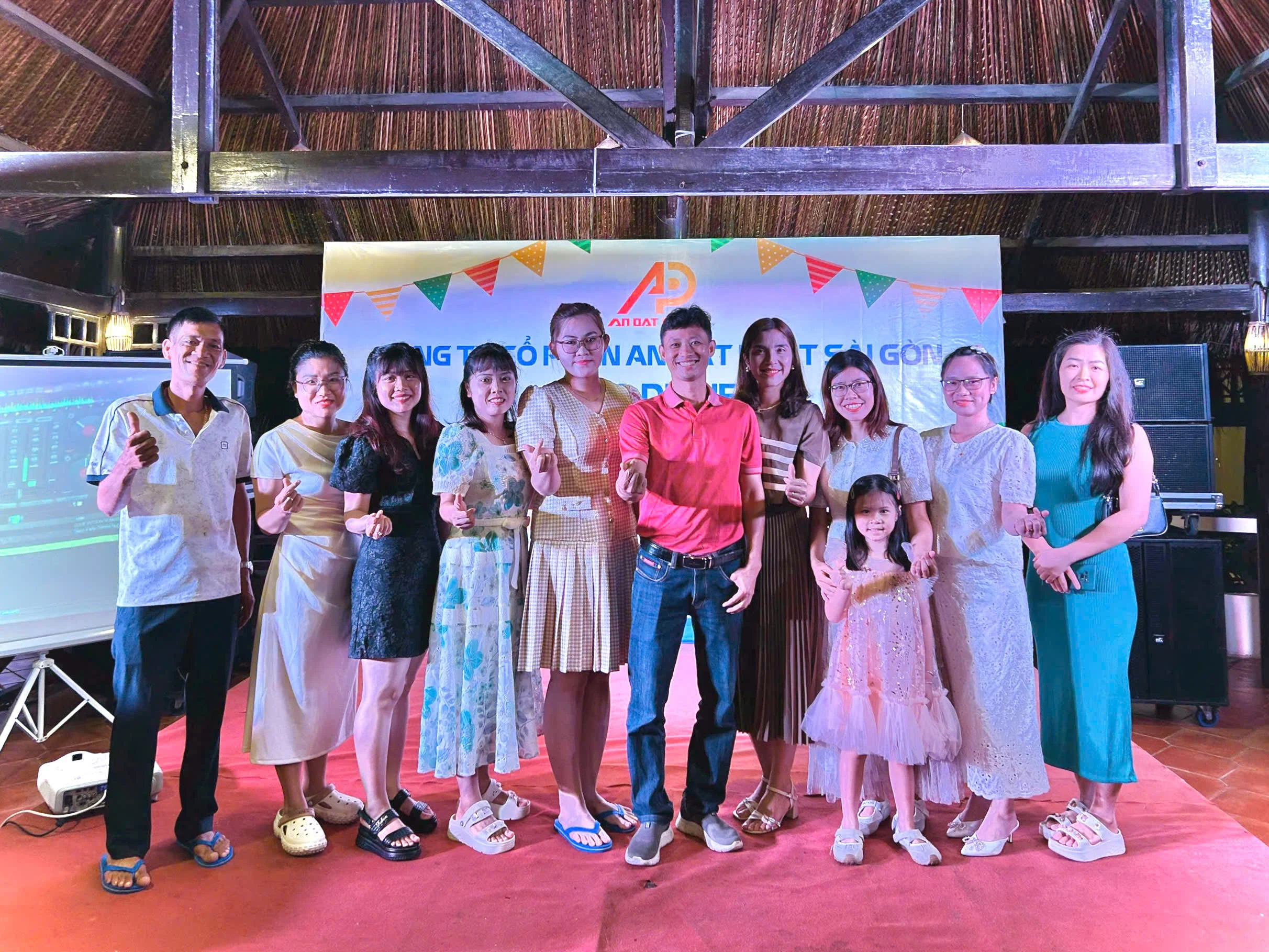 Team Hành Chính - Kế Toán - Kho An Đạt Phát Sài Gòn